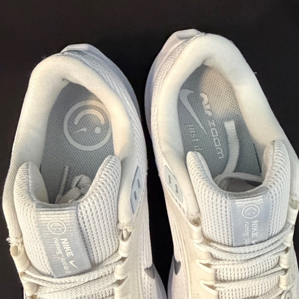 Nike Zoom Winflo Lightweight Running Shoe Women’s Size 7.5 Pre-owned - Picture 6 of 8